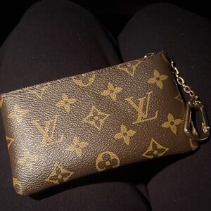 Louis Vuitton Classic Monogram Key Holder replica
